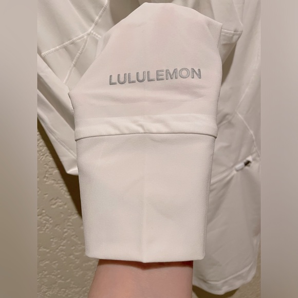 NWT Lululemon Mist Over Hooded Windbreaker White Size 4 - Picture 14 of 15